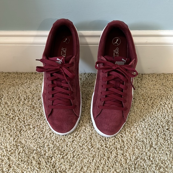 PUMA  burgundy suede sneaker with Soft foam insole Sz 8 - Picture 2 of 9
